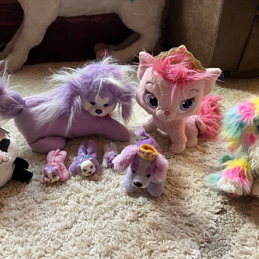Bundle of 8 Dogs & Cats stuffed animals